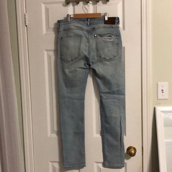 H&M Light-wash Jeans - Picture 2 of 6